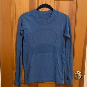 Lululemon long sleeve tee